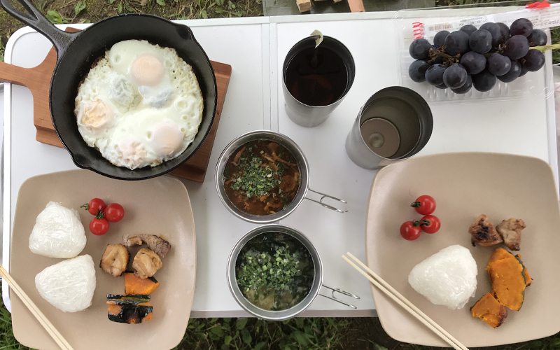 キャンプの和食朝食
