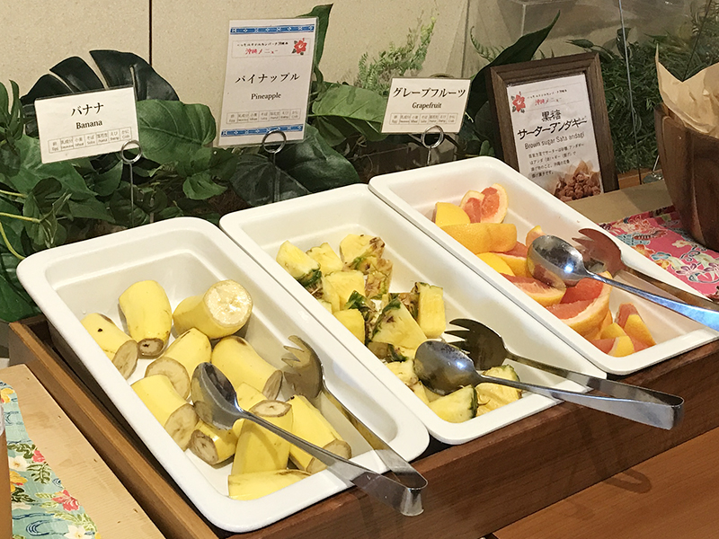 ベッセルホテルカンパーナ沖縄の朝食ブッフェのフルーツ